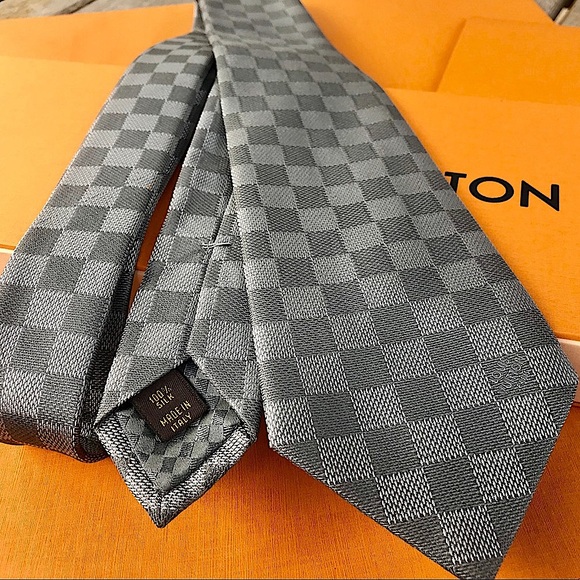 🔥LV HOLIDAY 25’🔥🆕💯AUTHN ICONIC LOUIS VUITTON DAMIER DOUBLE GRIS CHECK TIE🔥 - Picture 4 of 16